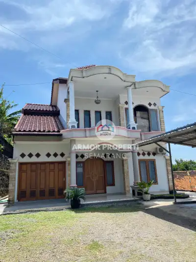 Rumah Megah Halaman Super Luas – Kembangarum, Semarang Barat